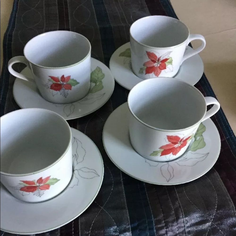 Block Spal 4 Sets of Cups & Saucers Xmas
